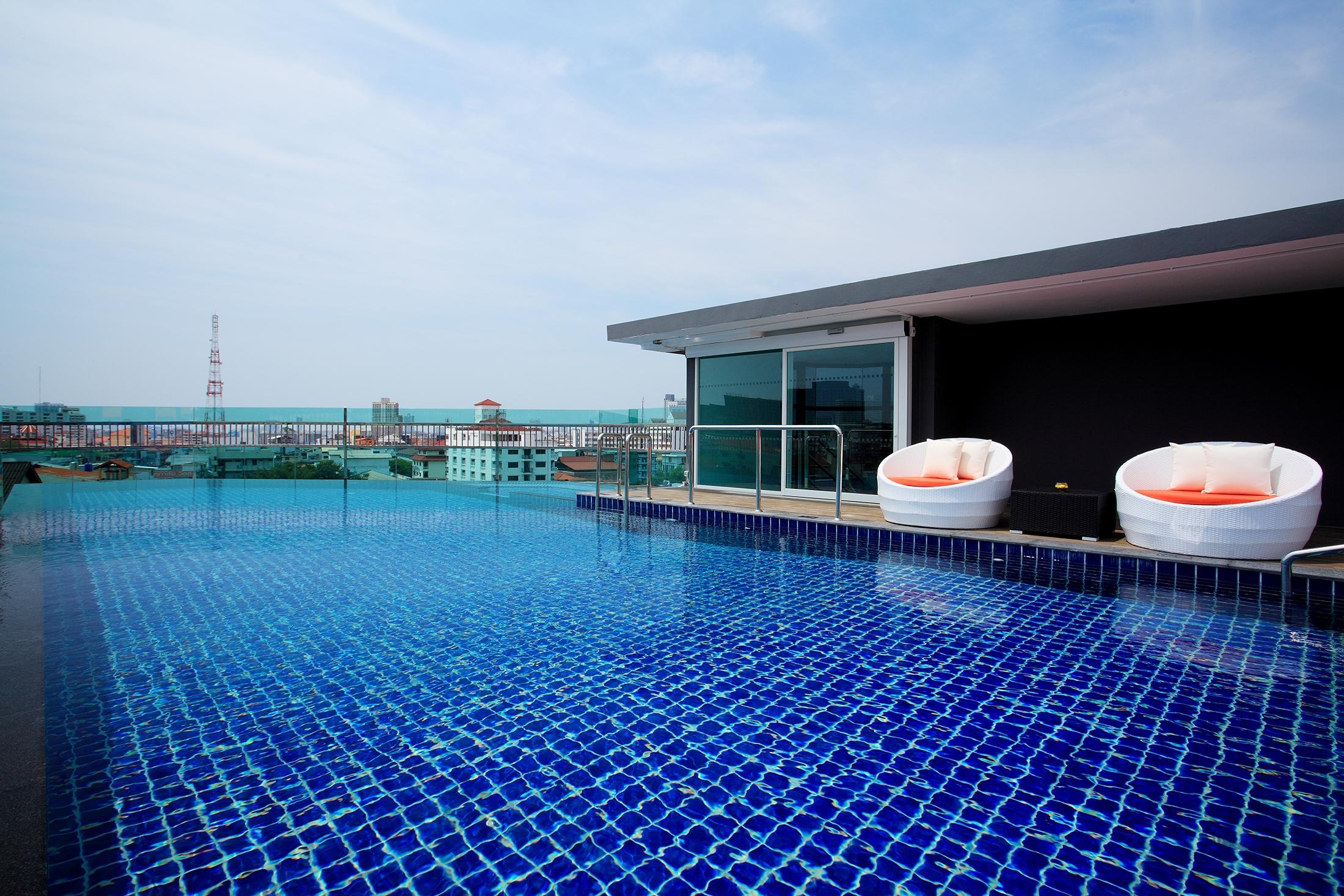 De Mandarin Nova Express Pattaya Hotel Exterior photo